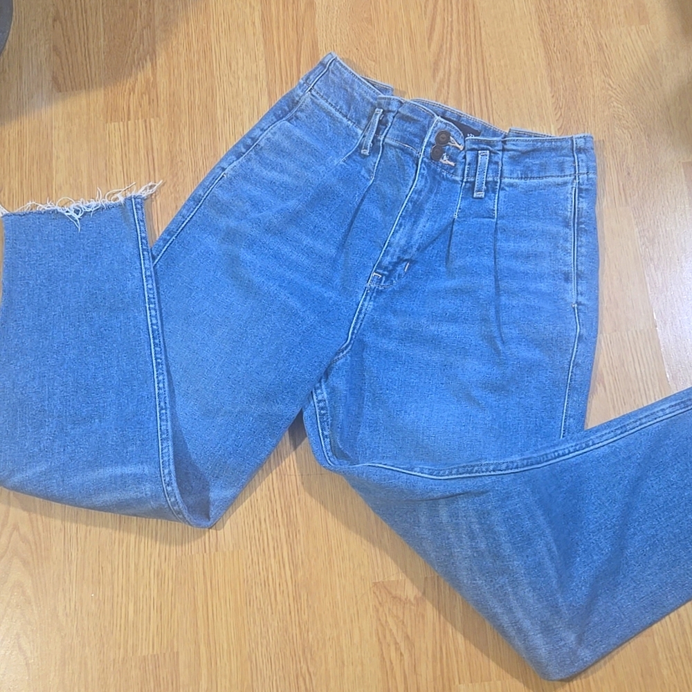 Hollister curvy ultra high rise mom jean